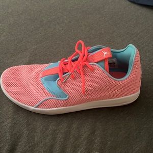 Jordan eclipse size 7y or 8.5 womens